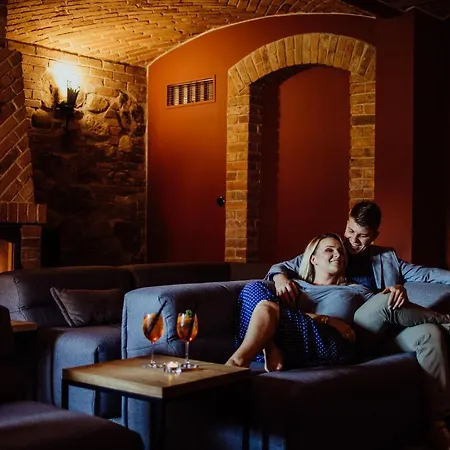 Pałac Warlity Hotel apartamentowy 4*