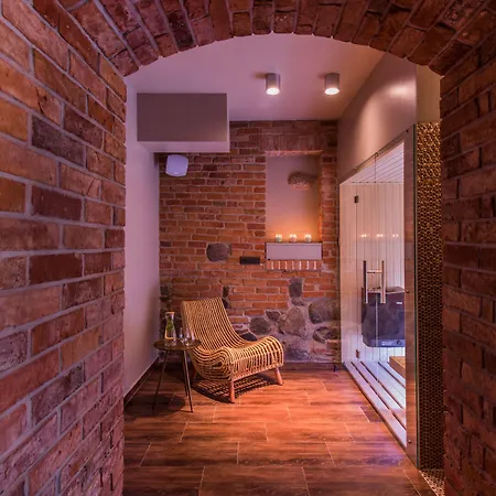 Pałac Warlity Hotel apartamentowy 4*