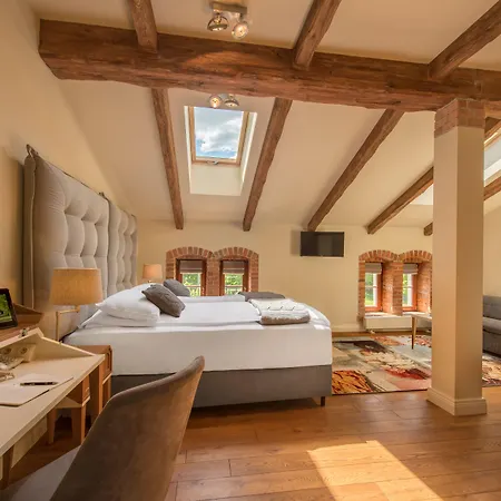 Palac Warlity Aparthotel